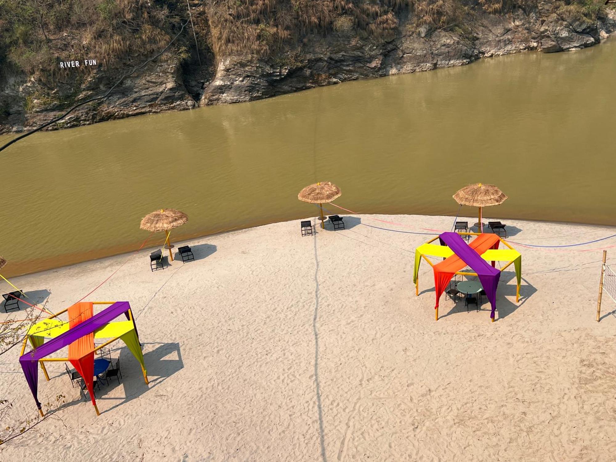 River Fun Beach Resort Gorkha ภายนอก รูปภาพ
